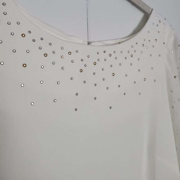 SALE NWT NY Collection White Flutter Sleeve Top Silver & Gold Studded Accents M - Picture 7 of 15